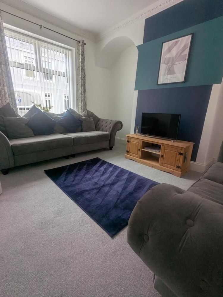 Charming Newcastle Home With Garden, Perfect for Families & Contractors 1