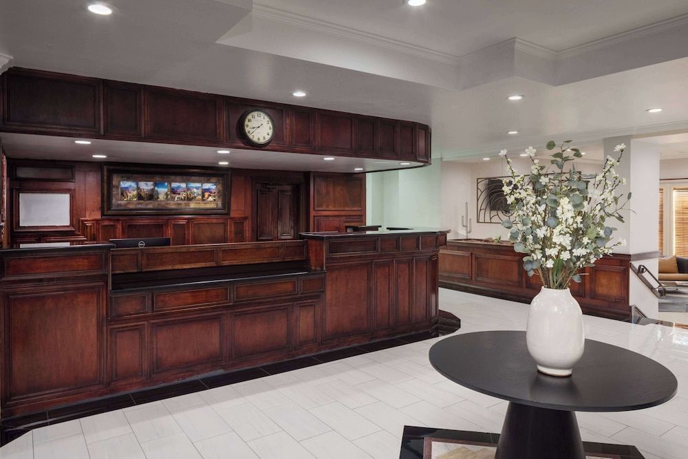 Wyndham Tucson Airport Hotel & Conference Center 2