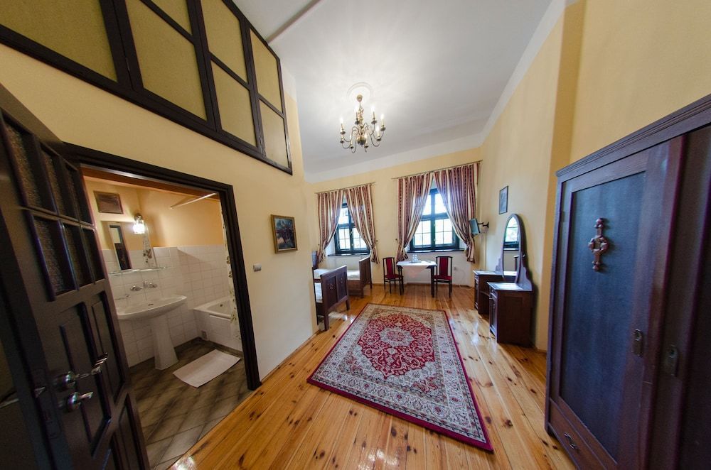 Pałac Krobielowice 2