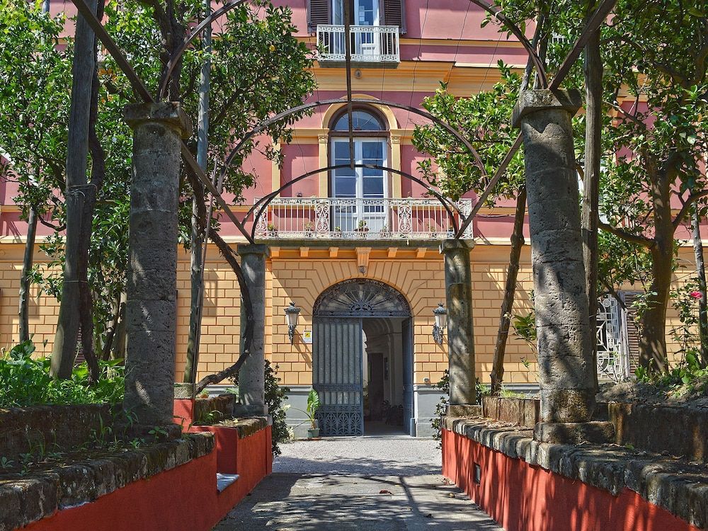 The Secret Garden Relais 1