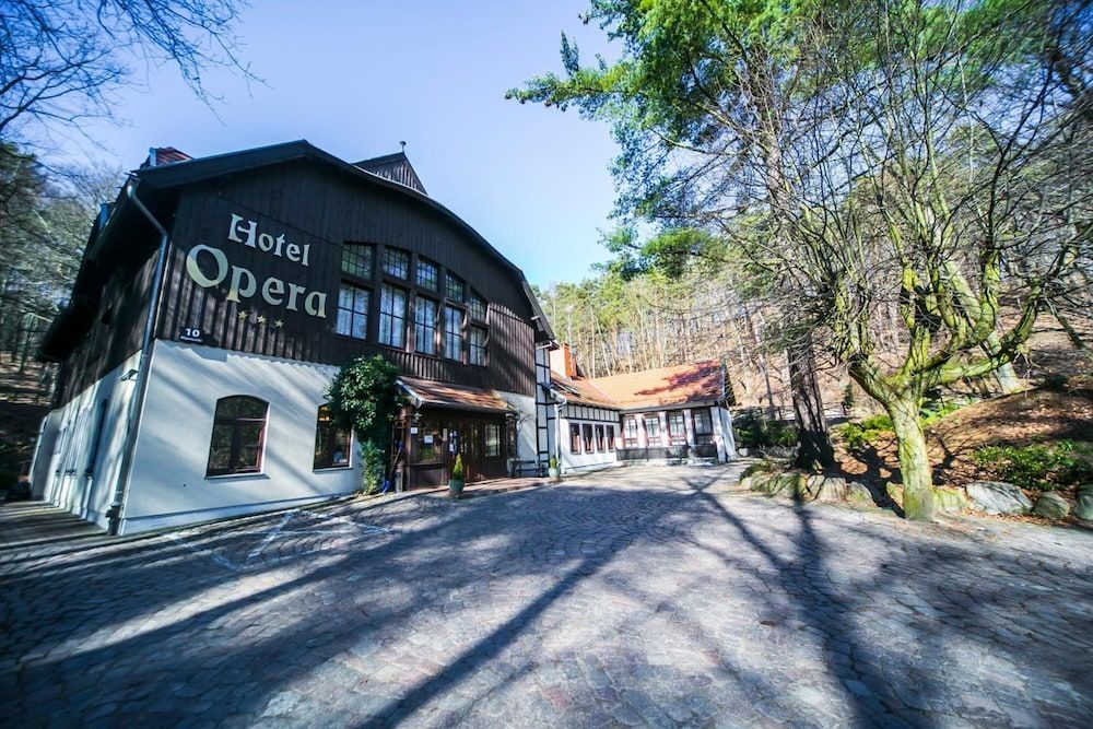 Hotel Opera 1