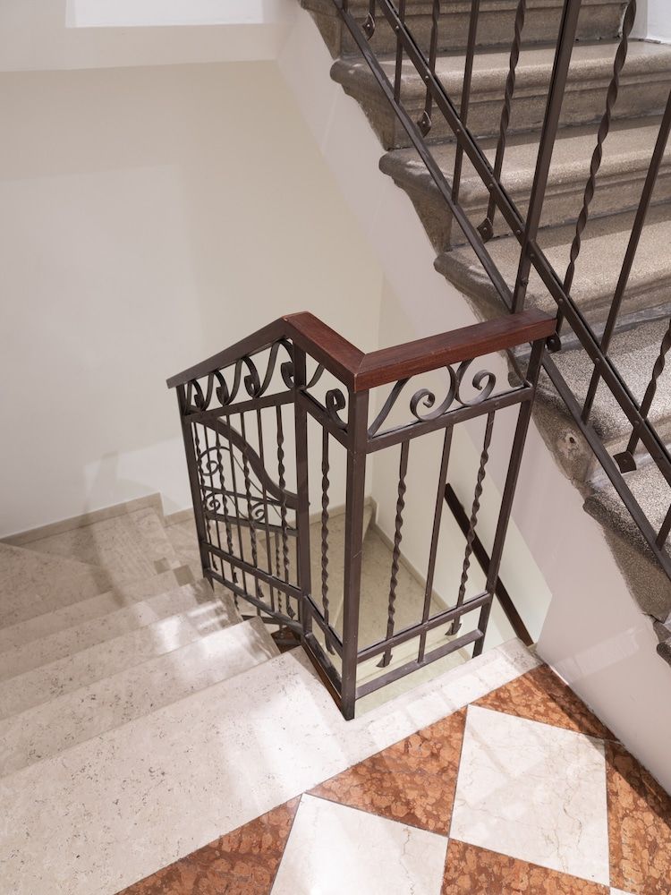 OFFICINE CAVOUR Casa dei Leoni 2