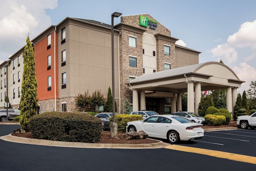 Holiday Inn Express & Suites Atlanta Southwest-Fairburn 1