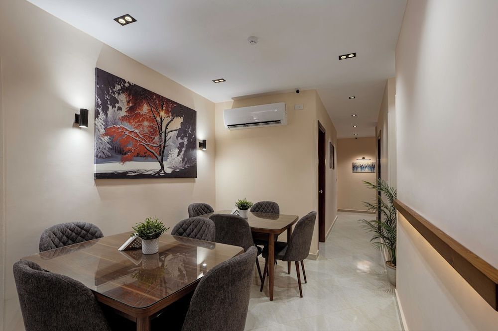 Dream Inn Pyramids View 2