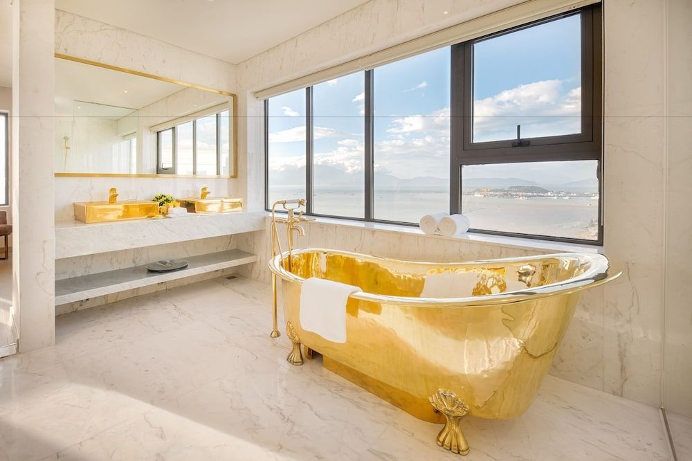 Wyndham Danang Golden Bay - Free Shuttle Bus to Beach 1