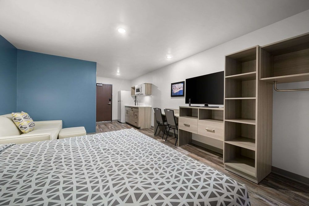 WoodSpring Suites Dearborn Detroit 1