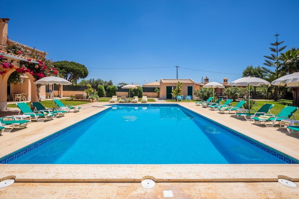 Apartamentos Monte dos Avós, Albufeira by AlgarveBlossom 1
