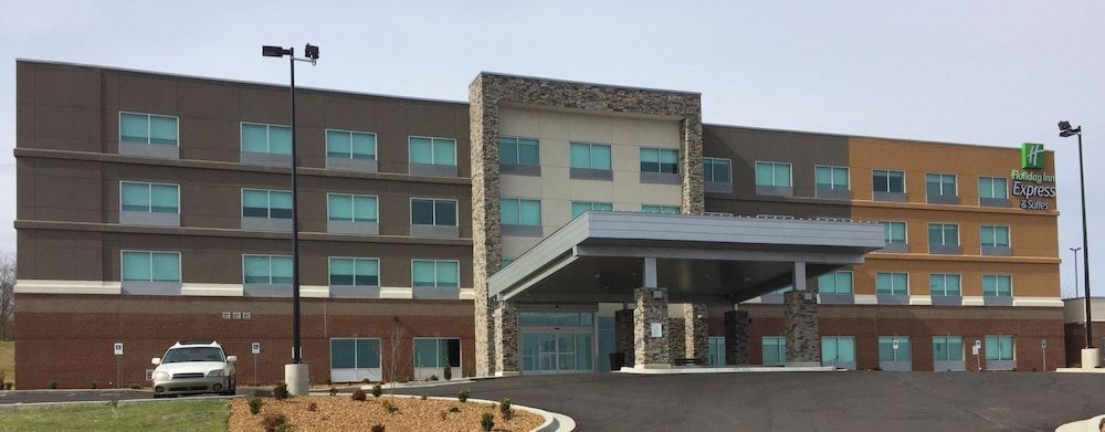Holiday Inn Express & Suites DANVILLE by IHG 1