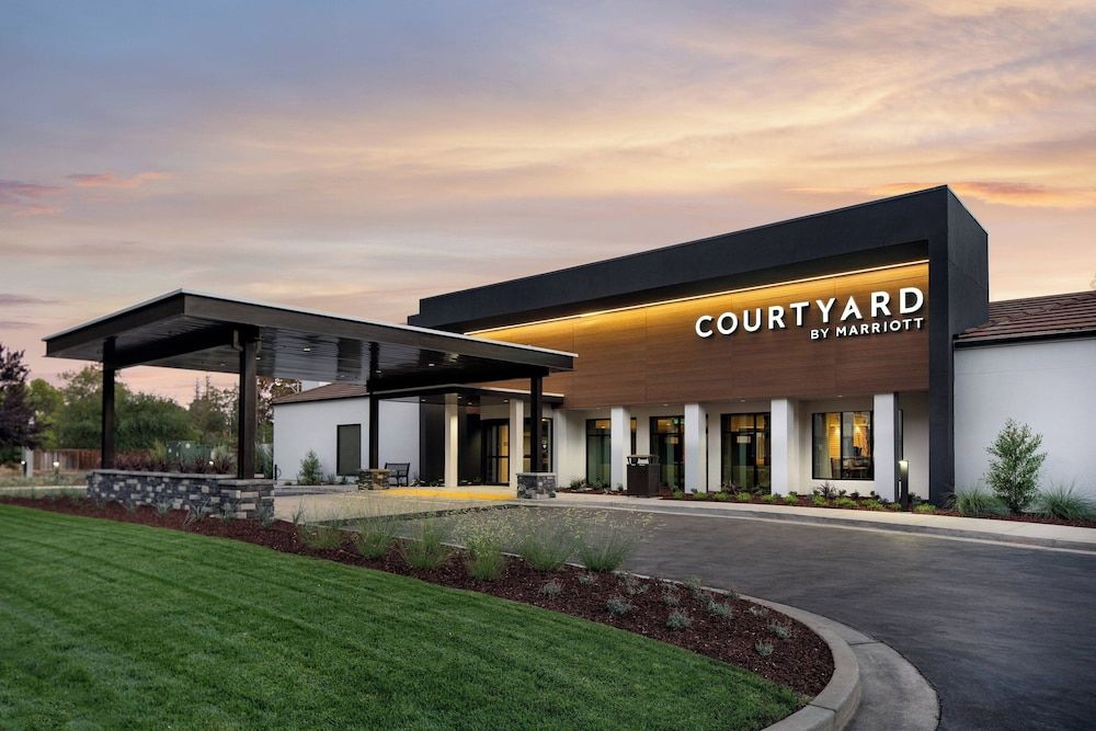 Courtyard San Jose Cupertino 1