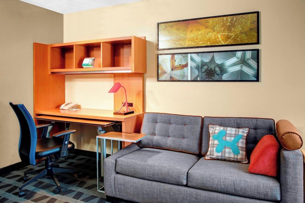 TownePlace Suites Fresno 1