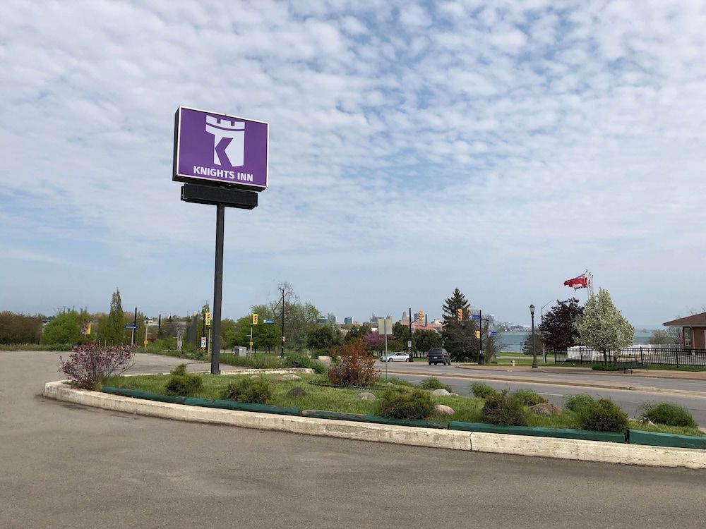 Knights Inn Fort Erie 1