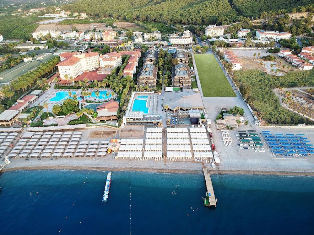 Sailor's Beach Club 1