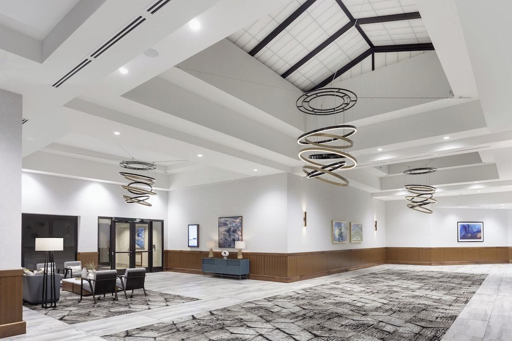 Crowne Plaza LANSING by IHG 2