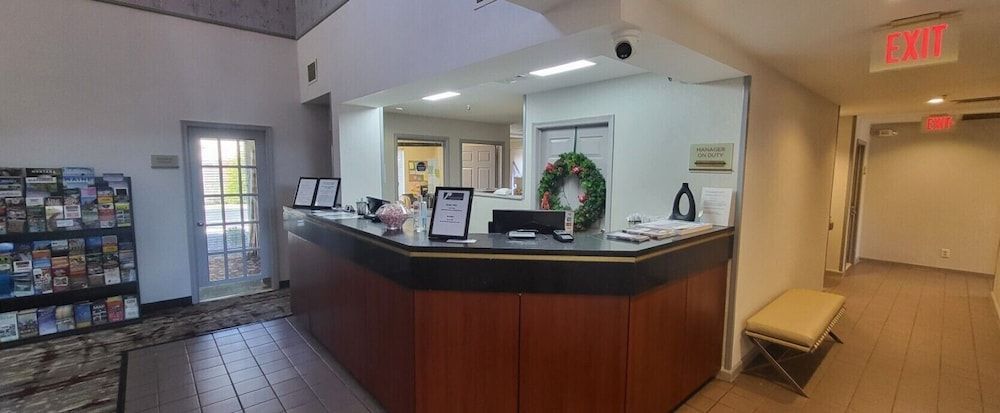 Philadelphia Suites at Airport - An Extended Stay Hotel 2