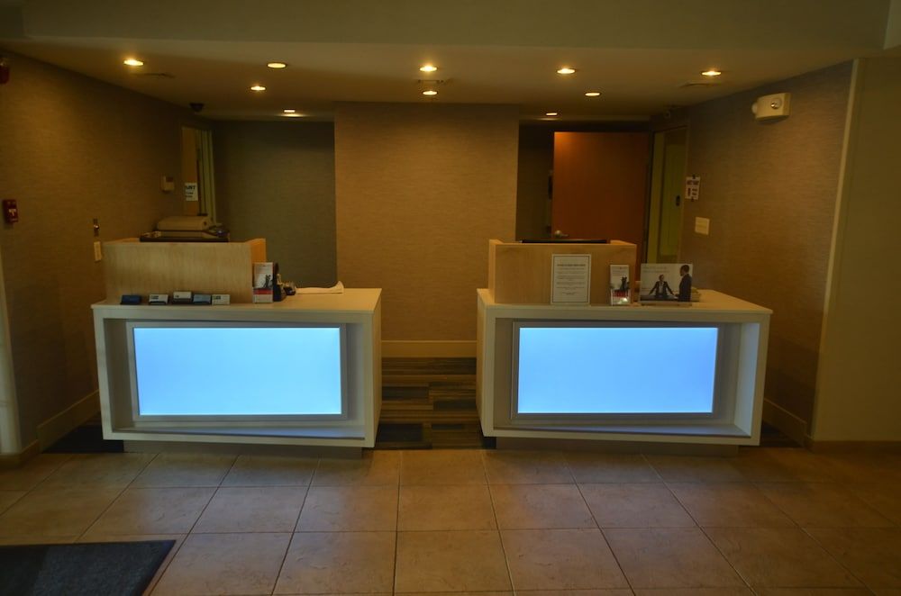 Holiday Inn Express & Suites WARRENTON by IHG 2