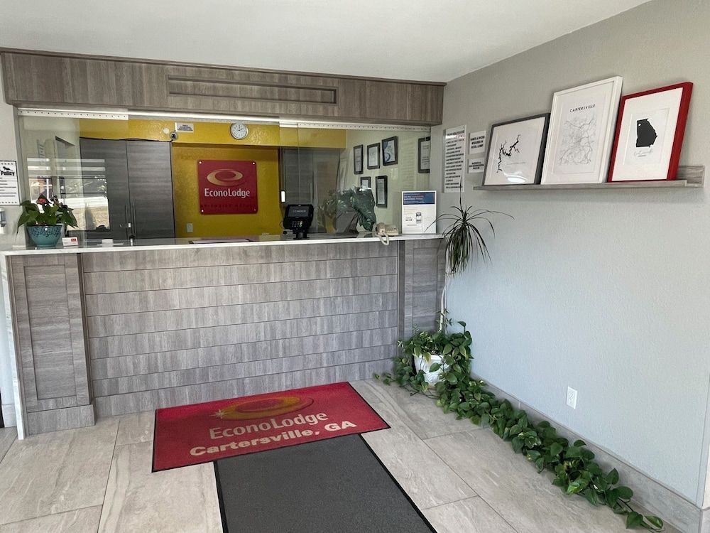 Econo Lodge Cartersville-Emerson Lake Point 2