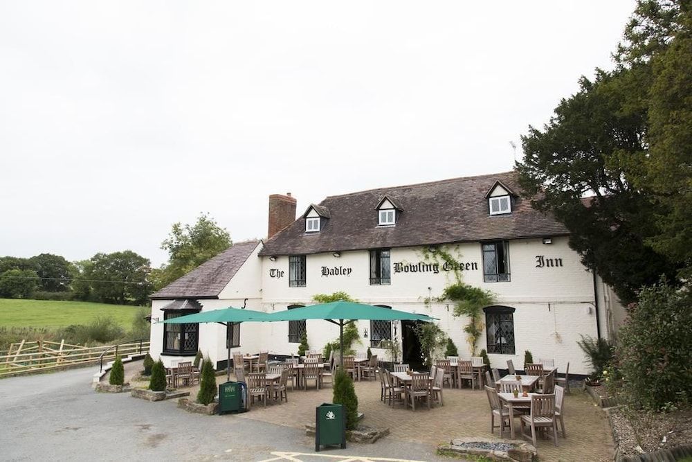 Hadley Bowling Green Inn 1