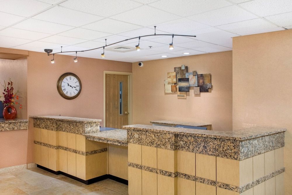 La Quinta by Wyndham Springfield South 1