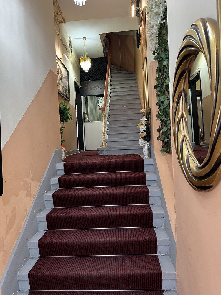 Golden Door Hotel 2