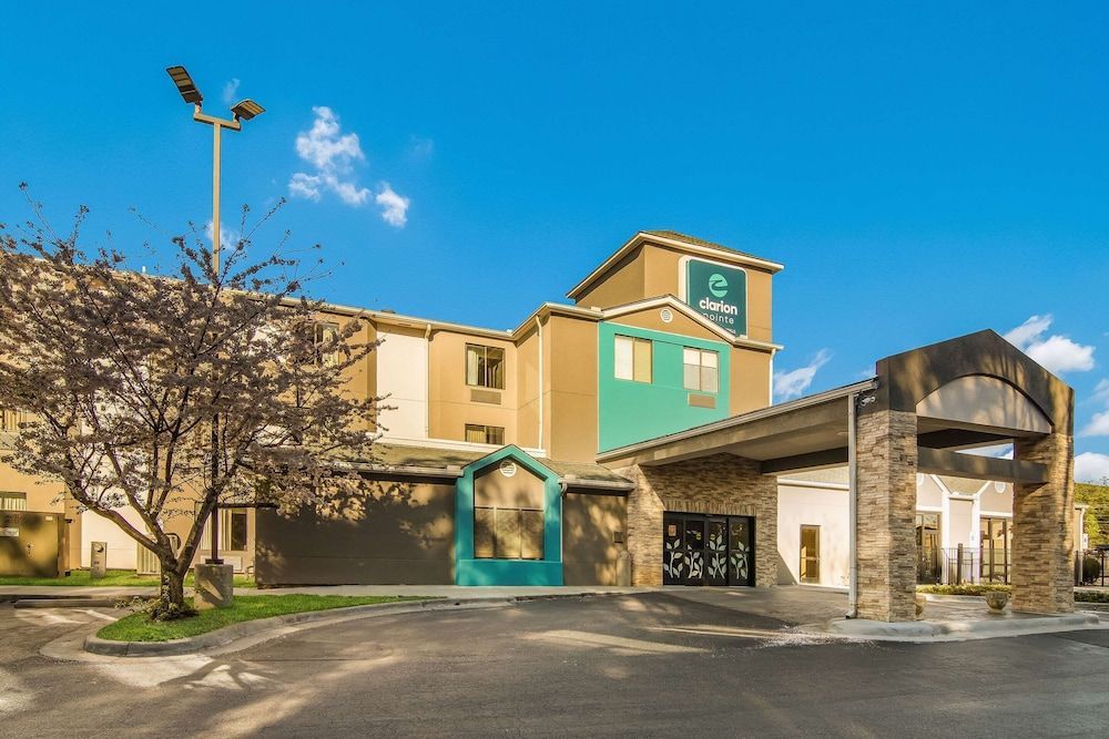 Clarion Pointe Wake Forest - Raleigh North 1