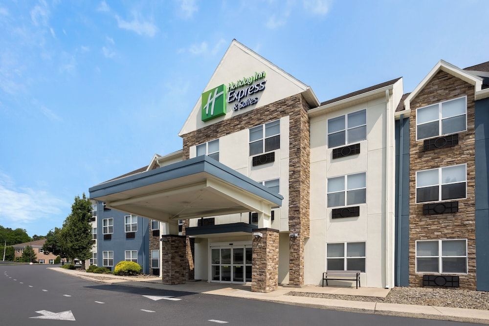 Holiday Inn Express & Suites WYOMISSING by IHG 1
