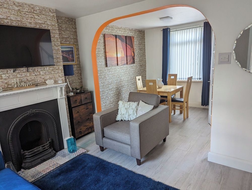 Fantastic Location to Ebrington Sq and City Centre 1