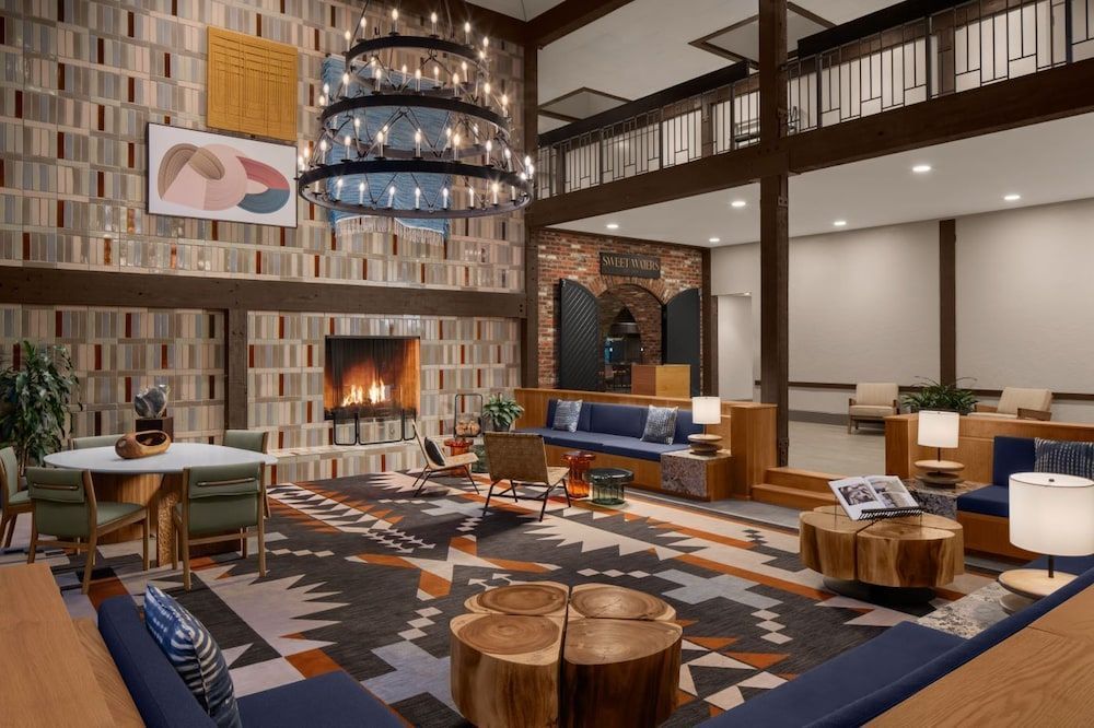 Valley River Inn 1