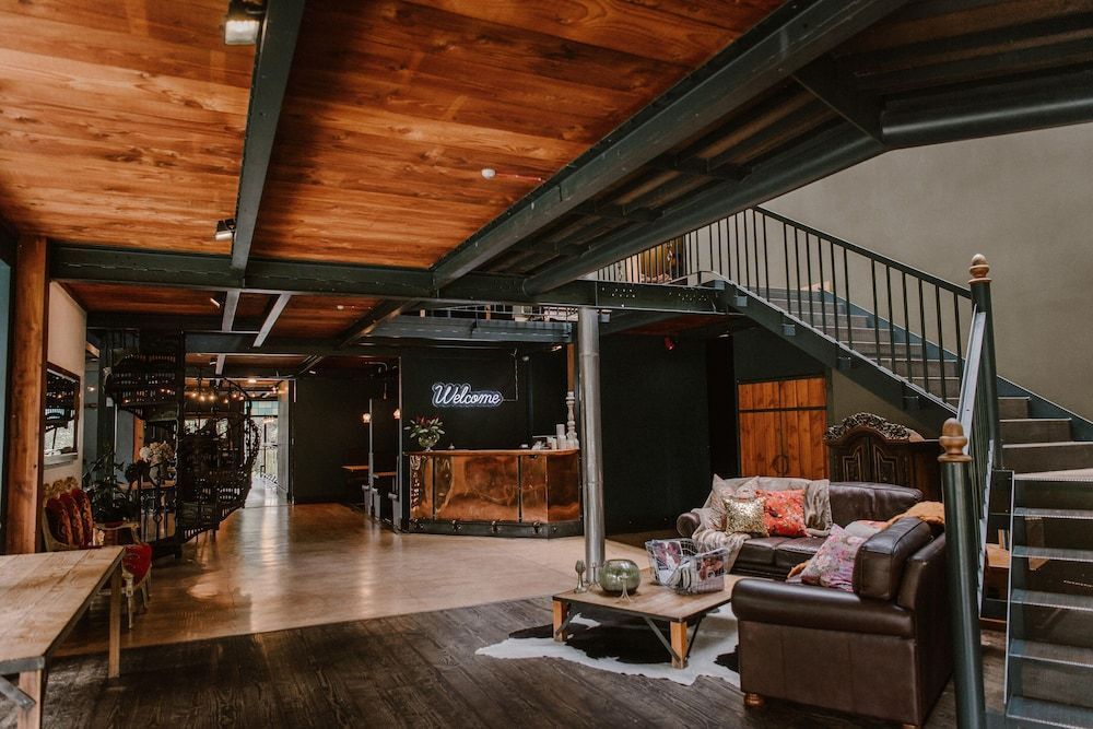 The Narrows Landing Hotel 2