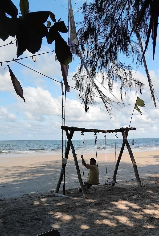 Jungle Bay Resort 1