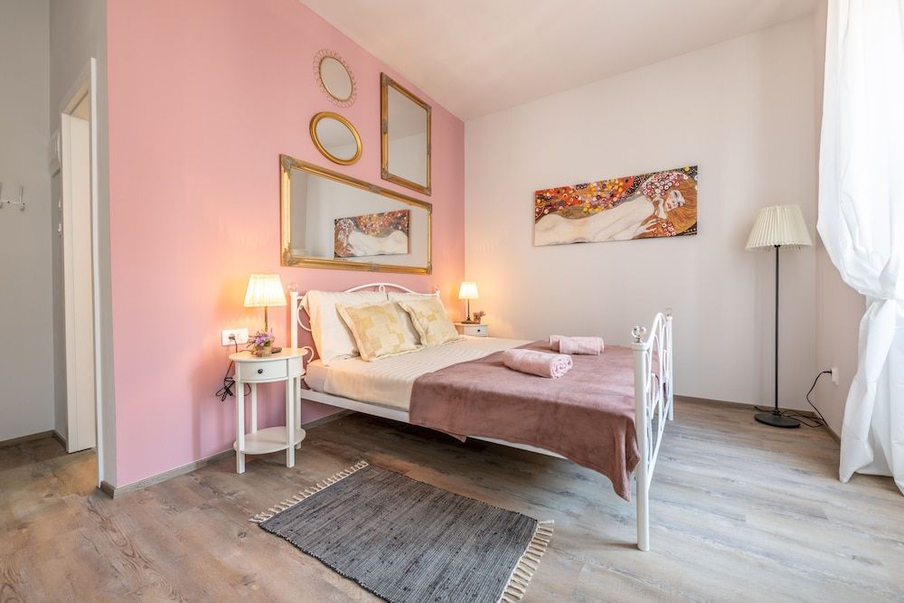 Old City Studios 2 - Adults only 2