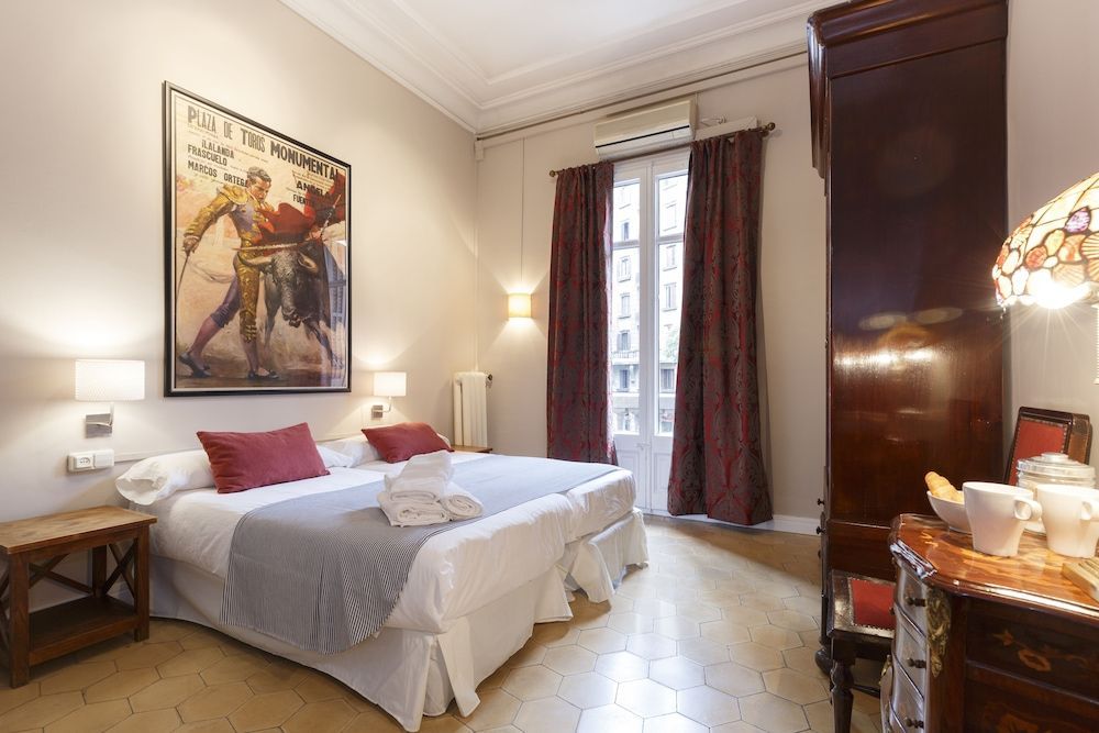 AinB B&B Born-Via Laietana 1