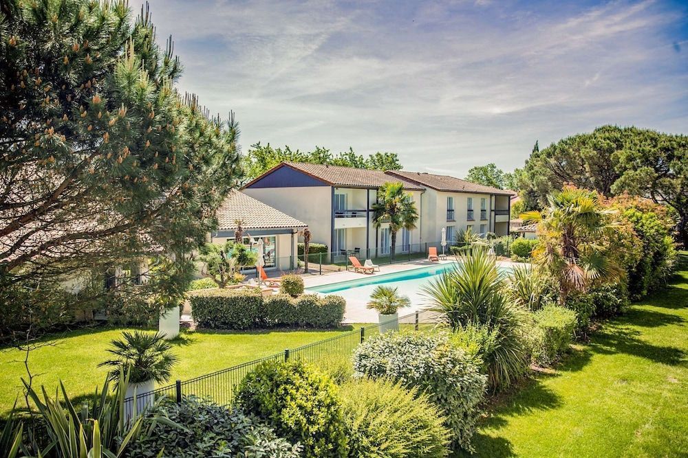 Les Pins Galants 1