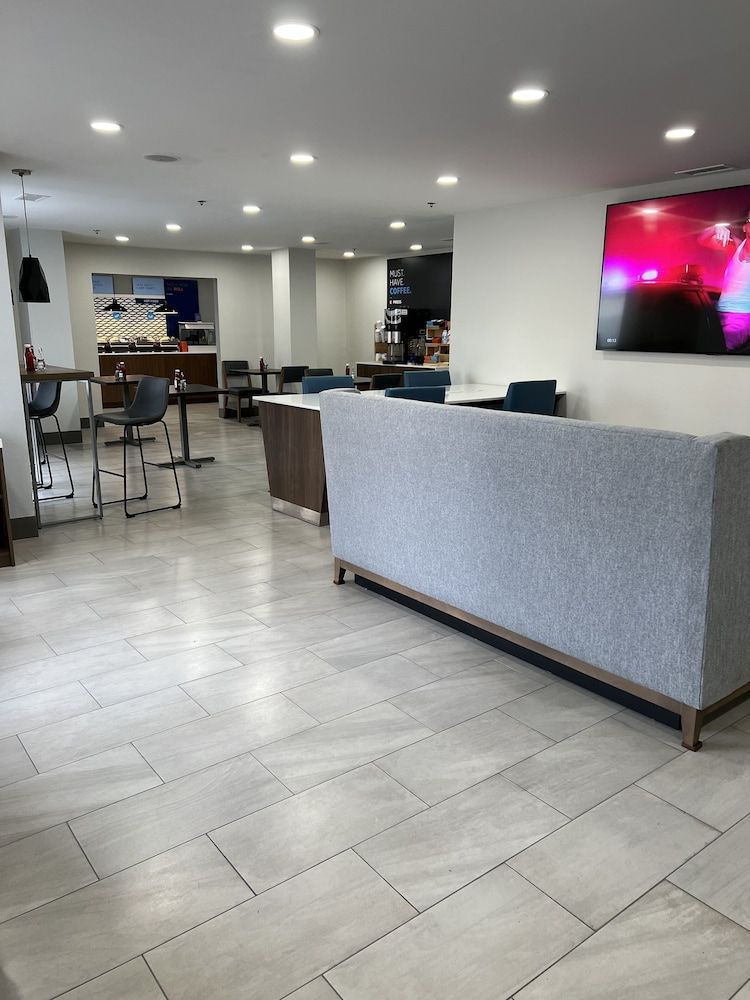 Holiday Inn Express & Suites PHOENIX - MESA WEST by IHG 2