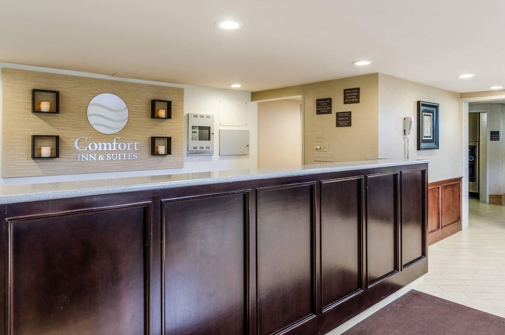 Comfort Inn & Suites West Springfield 2