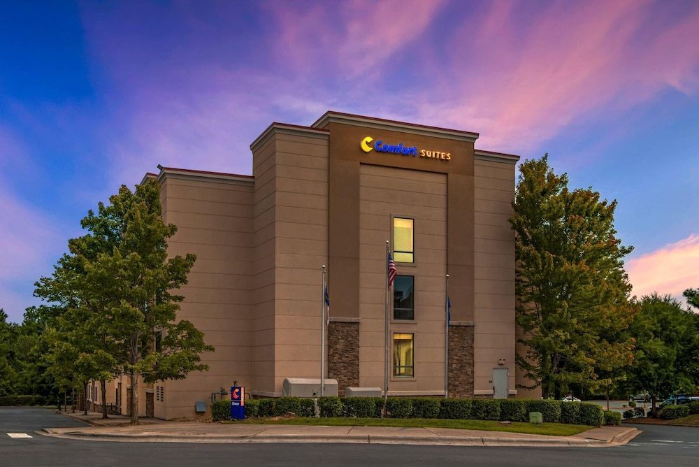 Comfort Suites Huntersville near Lake Norman 1