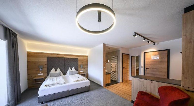 Hotel & Destillerie Sonnfeld 2
