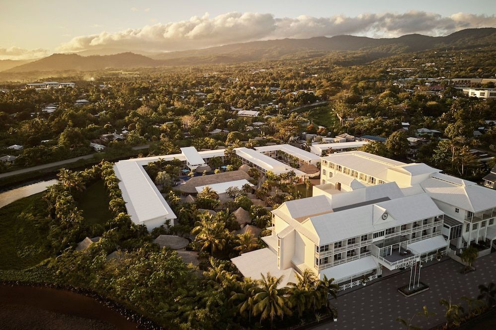 Sheraton Samoa Aggie Grey's Hotel & Bungalows 1