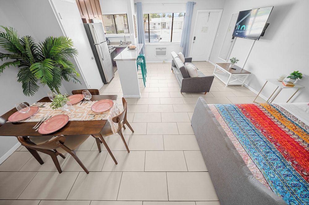 Bayview Apartments By Lowkl 2