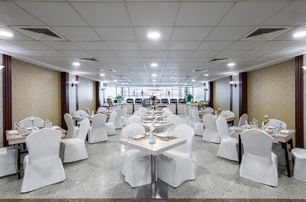 Al Ansar Palace Golden Tulip Hotel 2