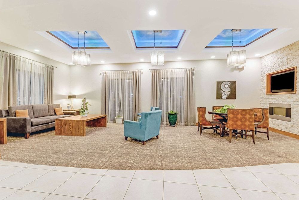 Comfort Suites Murfreesboro Shopping District 2