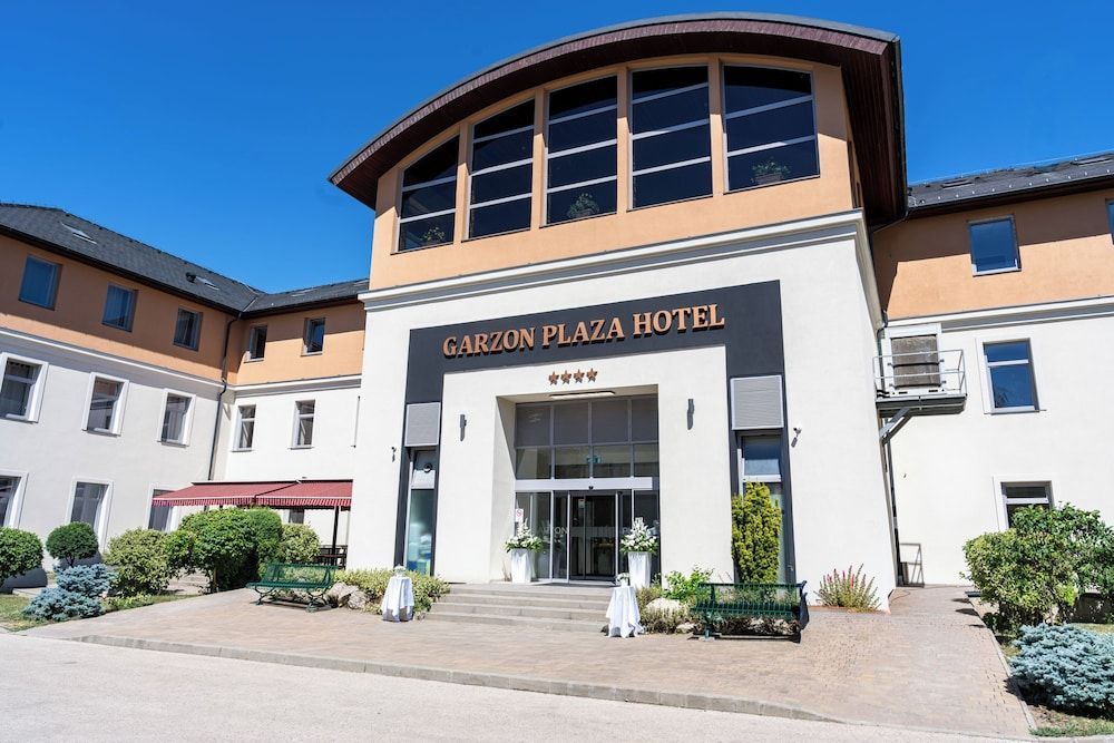 Hotel Garzon Plaza 1