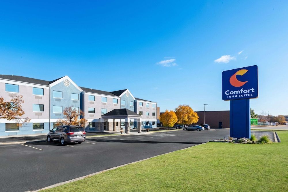 Comfort Inn & Suites Mason City - Clear Lake 1