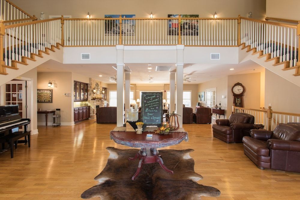 Gruene River Hotel & Retreat 2