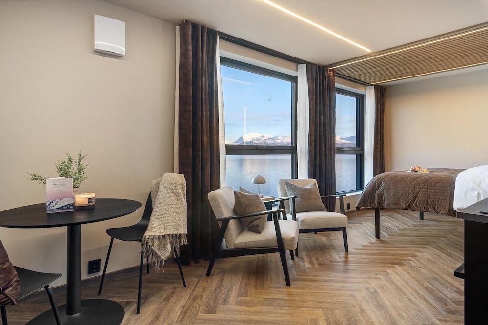 Steam Pier Adventure Hotel 2