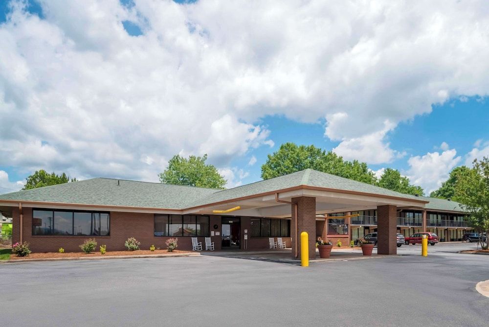 Quality Inn near Speedway 1