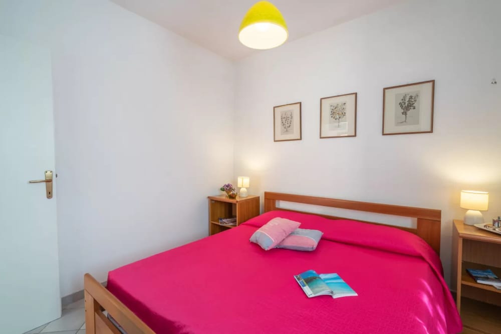 Comfort and privacy for four guests 2