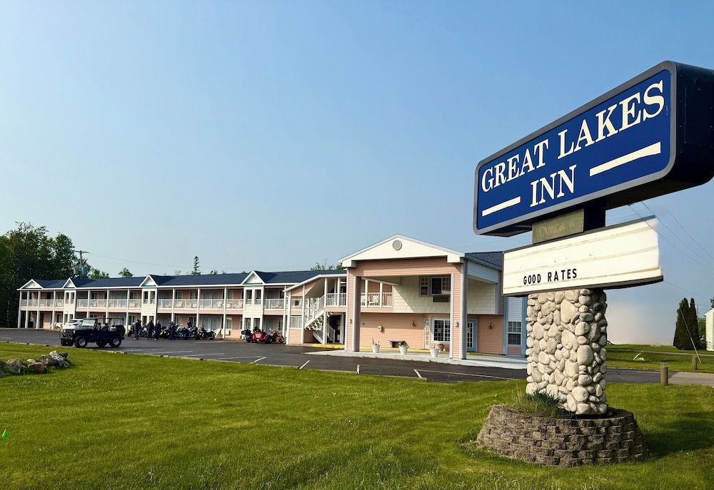Great Lakes Inn Mackinaw City 1