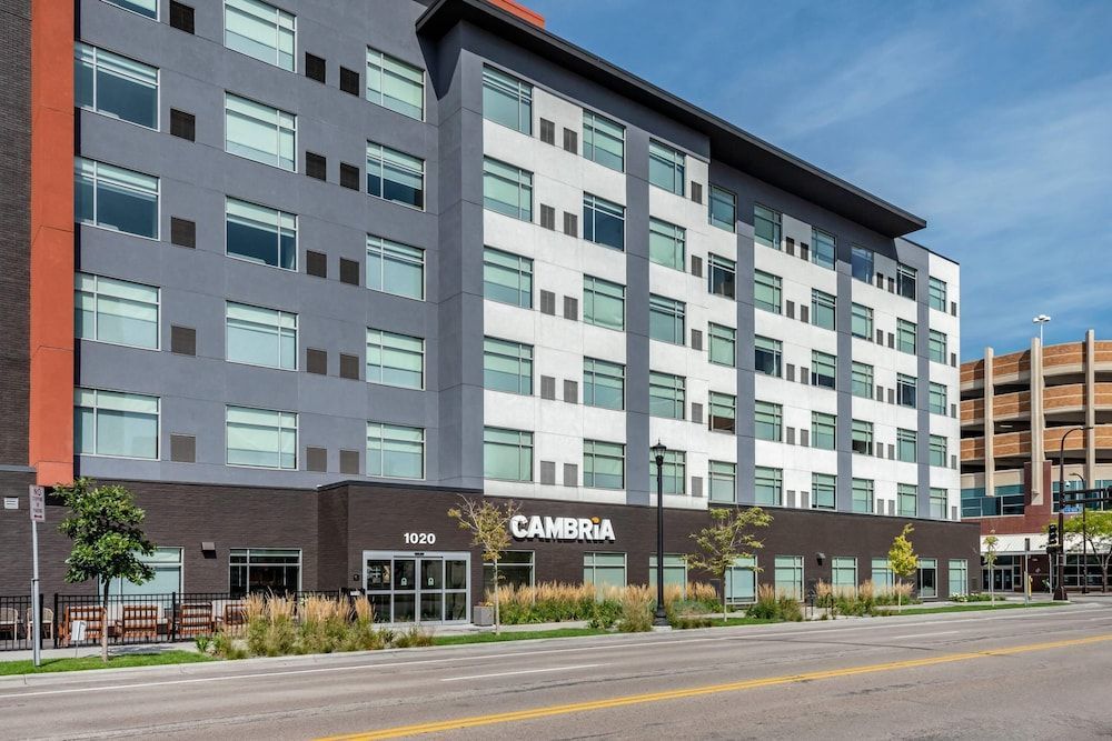 Cambria Hotel Minneapolis Downtown 1