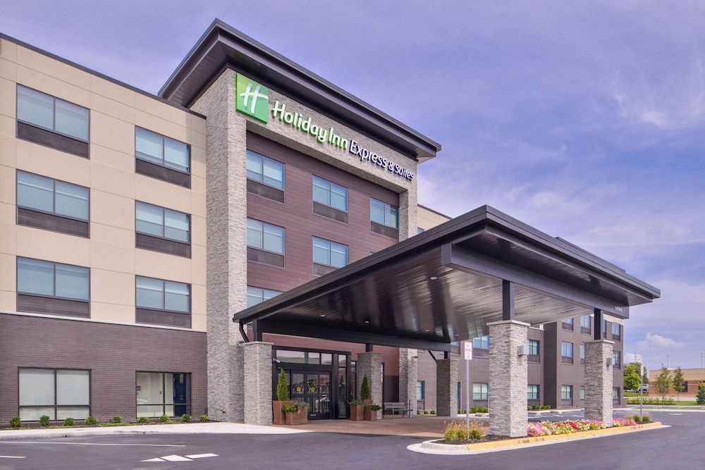 Holiday Inn Express & Suites OLATHE WEST by IHG 1