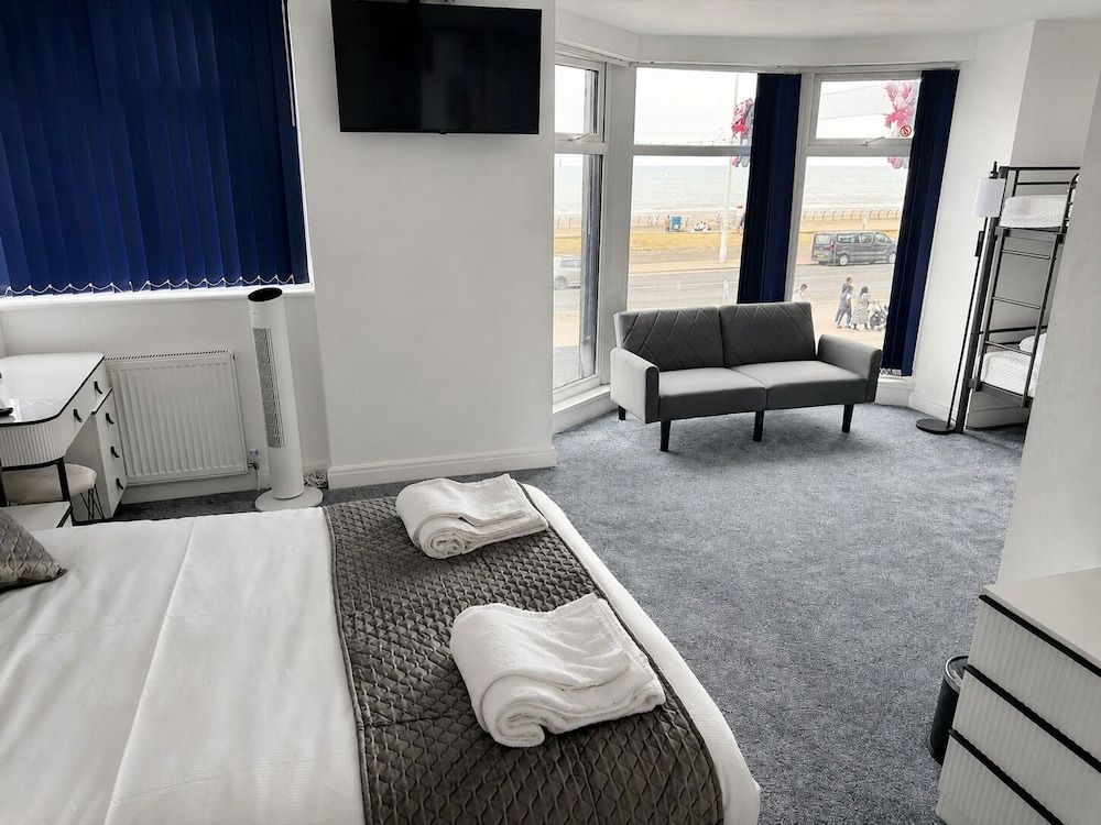 399 Prom - Blackpool Hotel 1